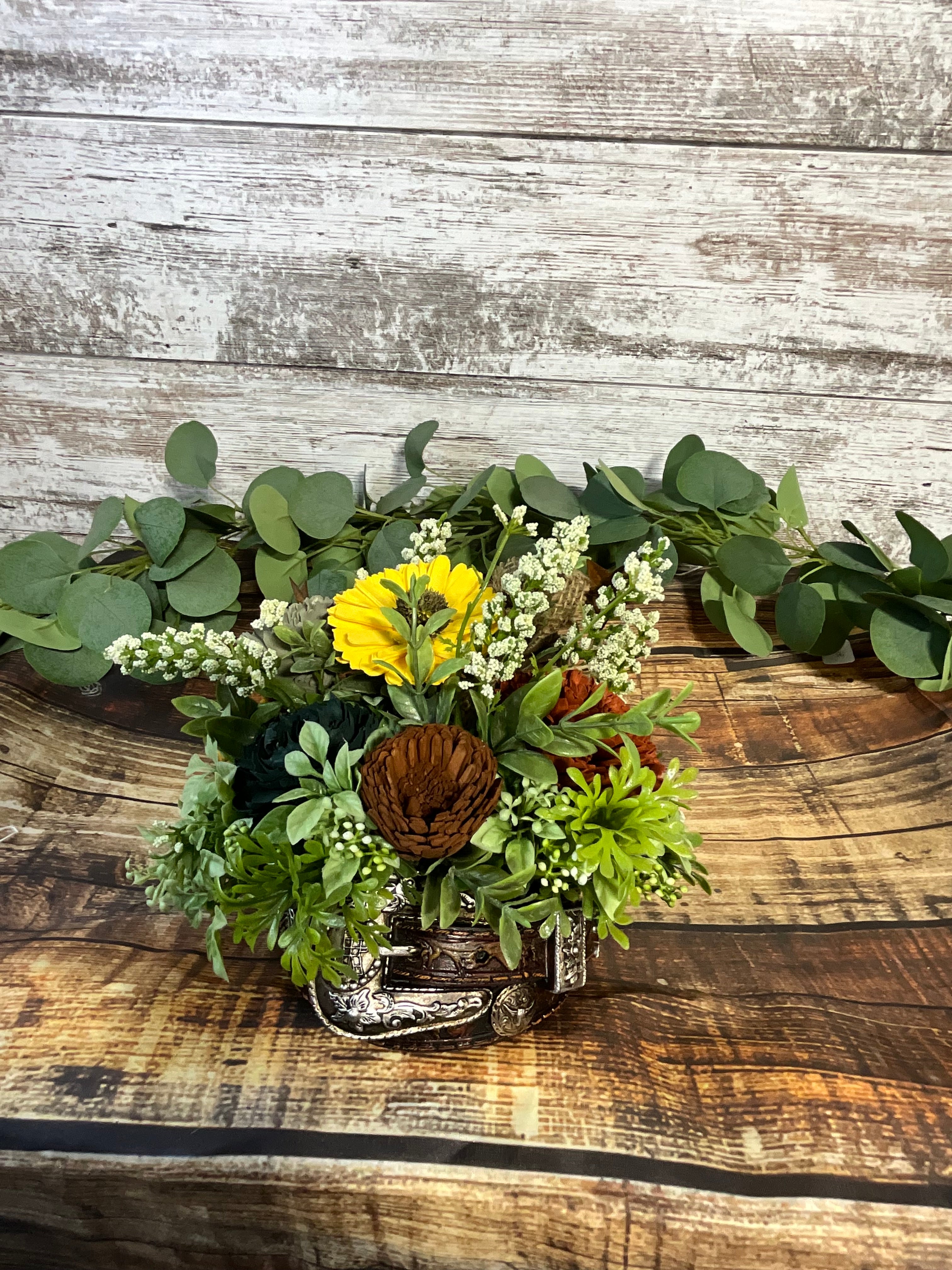 Rustic Belt Buckle Sola Wood Arrangement