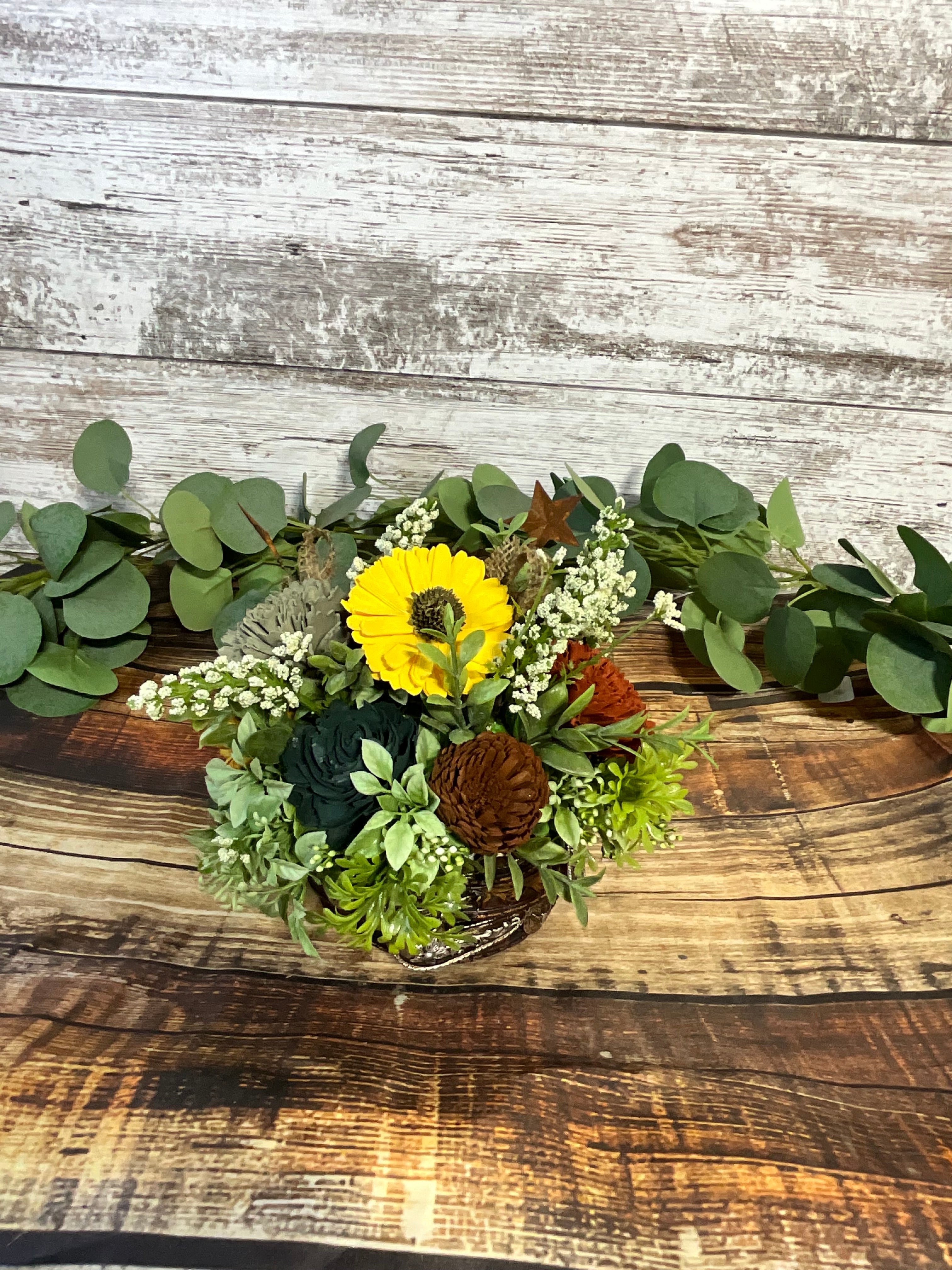 Rustic Belt Buckle Sola Wood Arrangement