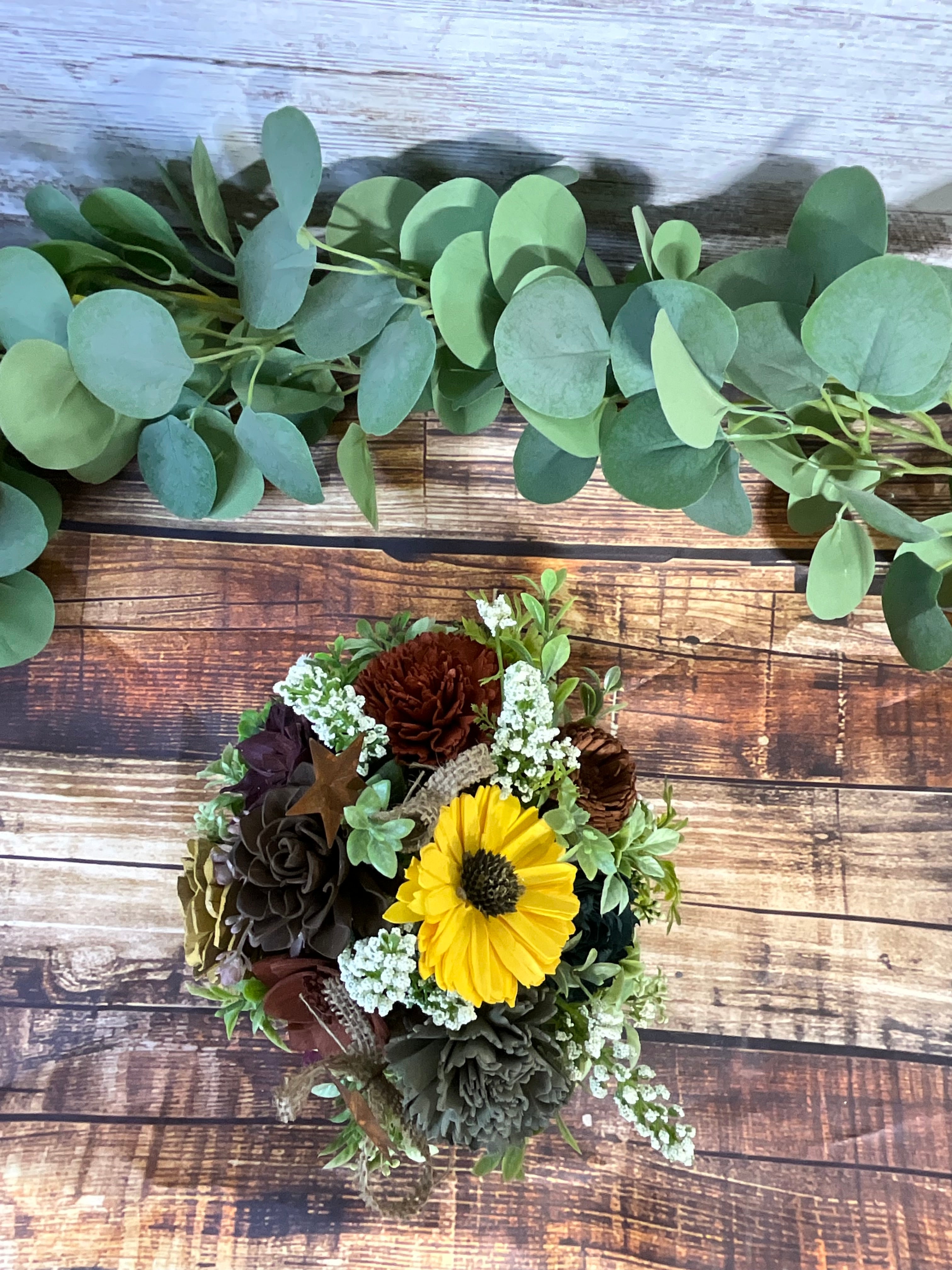 Rustic Belt Buckle Sola Wood Arrangement